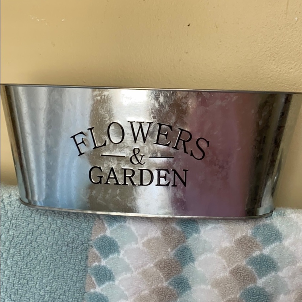 Flowers & Garden Metal Planter
